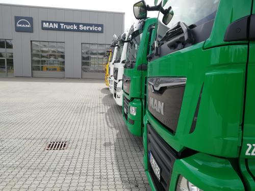 MAN LKW Bus Transporter